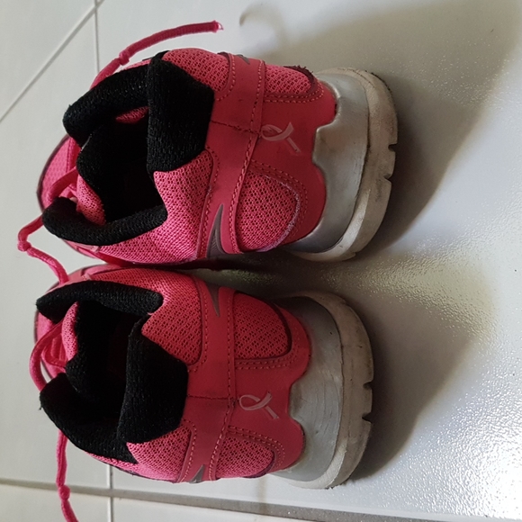 Fila Pink Ribbon Running Shoes - Picture 3 of 6